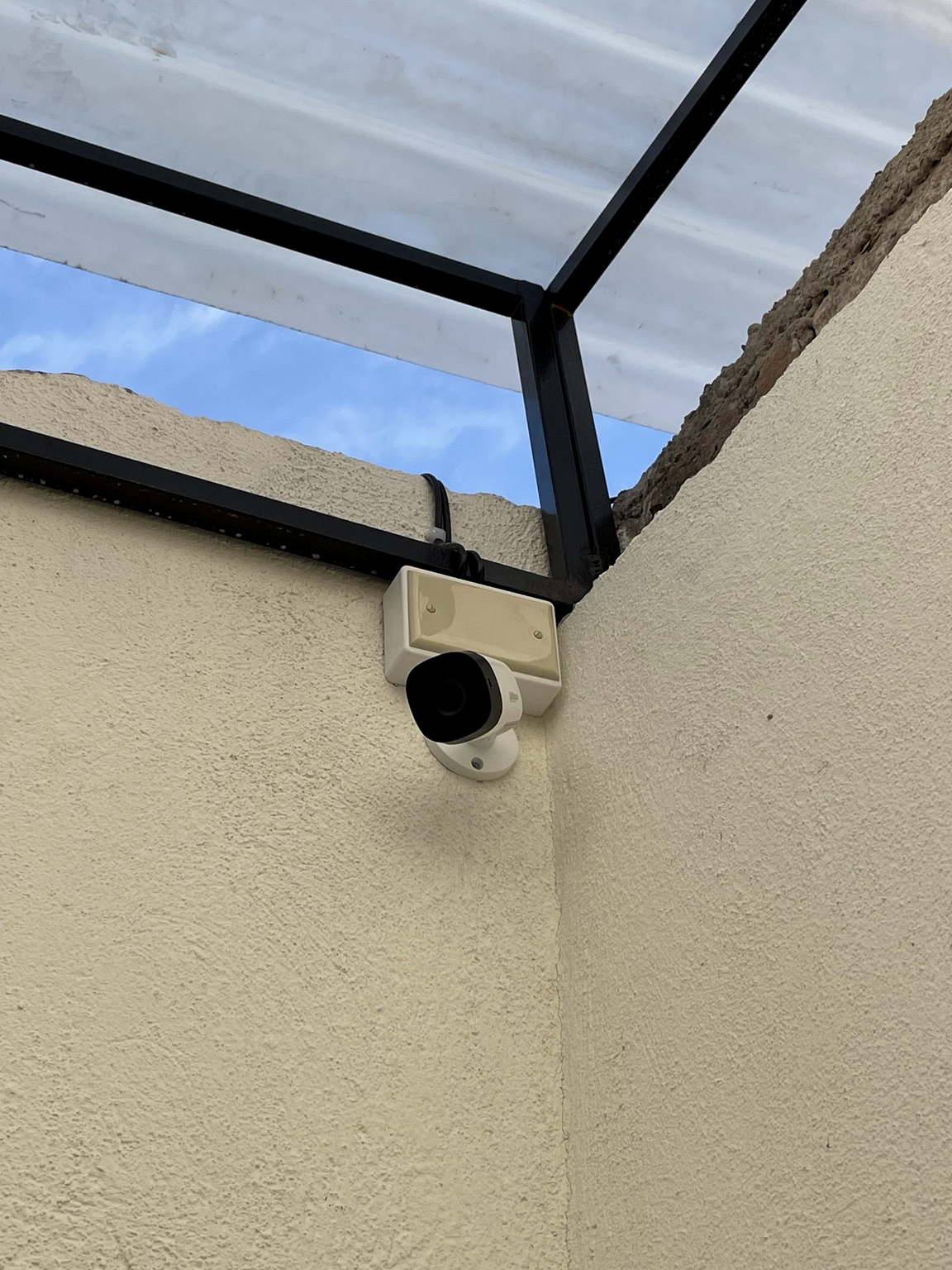 Cámara instalada en esquina
