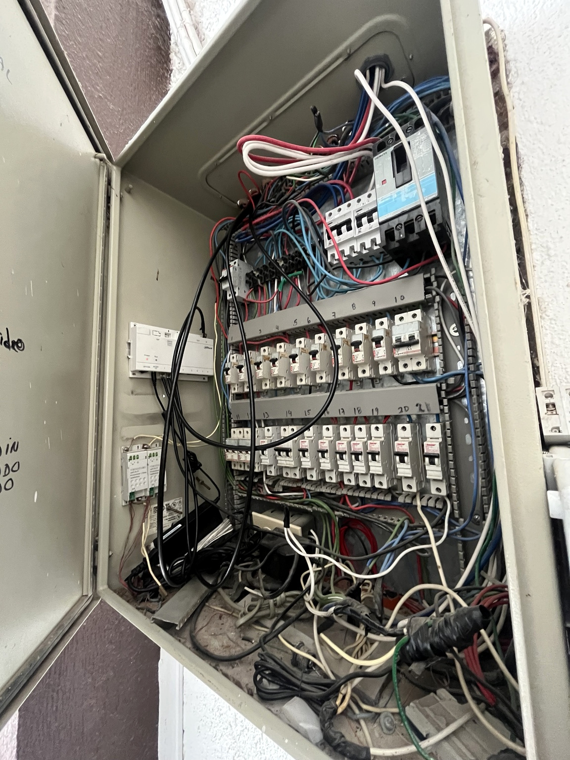 Diagnóstico eléctrico en tablero